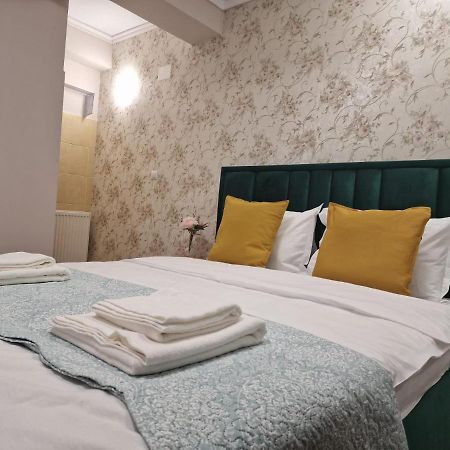 Laroka House Beautiful Apartment Universitate Center Букурещ Екстериор снимка