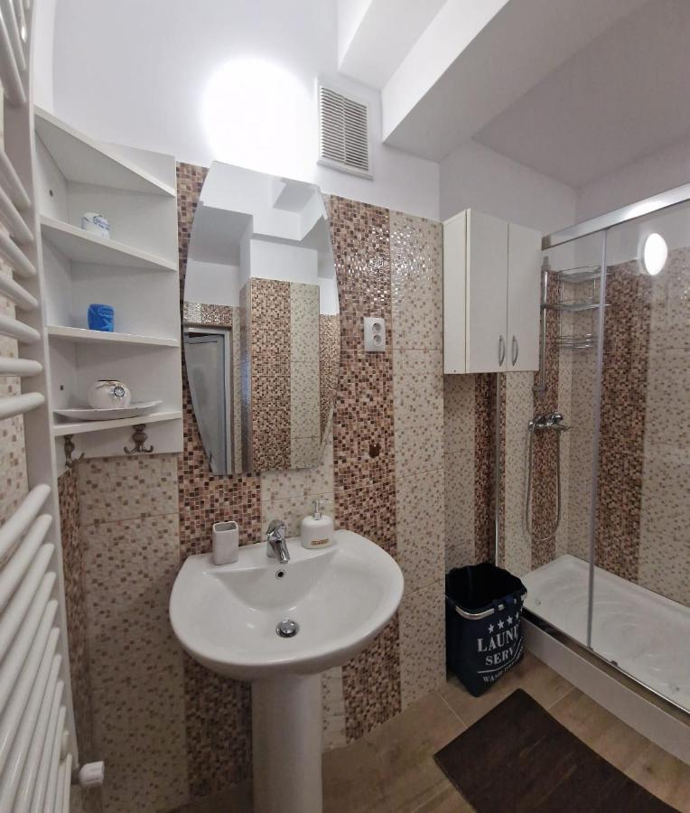 Laroka House Beautiful Apartment Universitate Center Букурещ Екстериор снимка