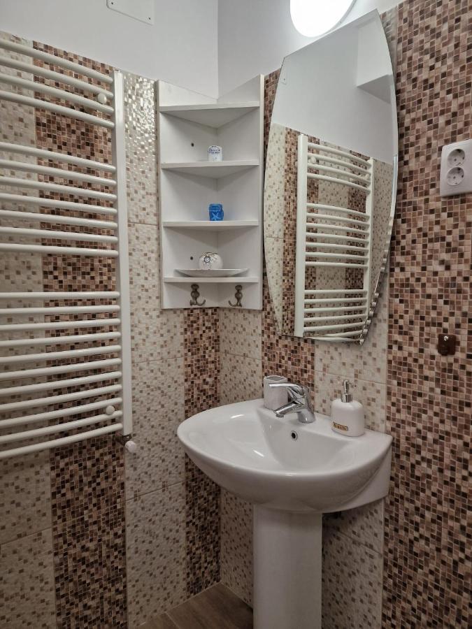 Laroka House Beautiful Apartment Universitate Center Букурещ Екстериор снимка