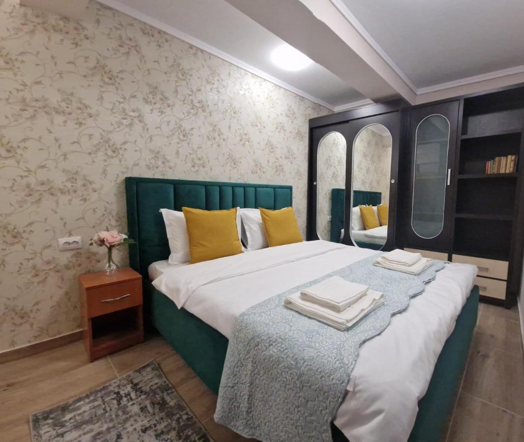 Laroka House Beautiful Apartment Universitate Center Букурещ Екстериор снимка