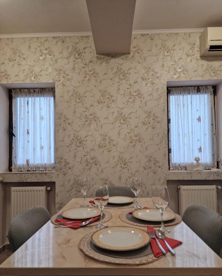 Laroka House Beautiful Apartment Universitate Center Букурещ Екстериор снимка